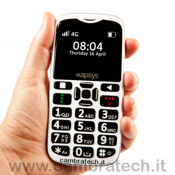Immagine del telefono tenuto in mano con vista della facciata anteriore, il telefono è il MiniVision 2+ cellulare parlante semplificato con tastiera in rilievo e comandi vocali